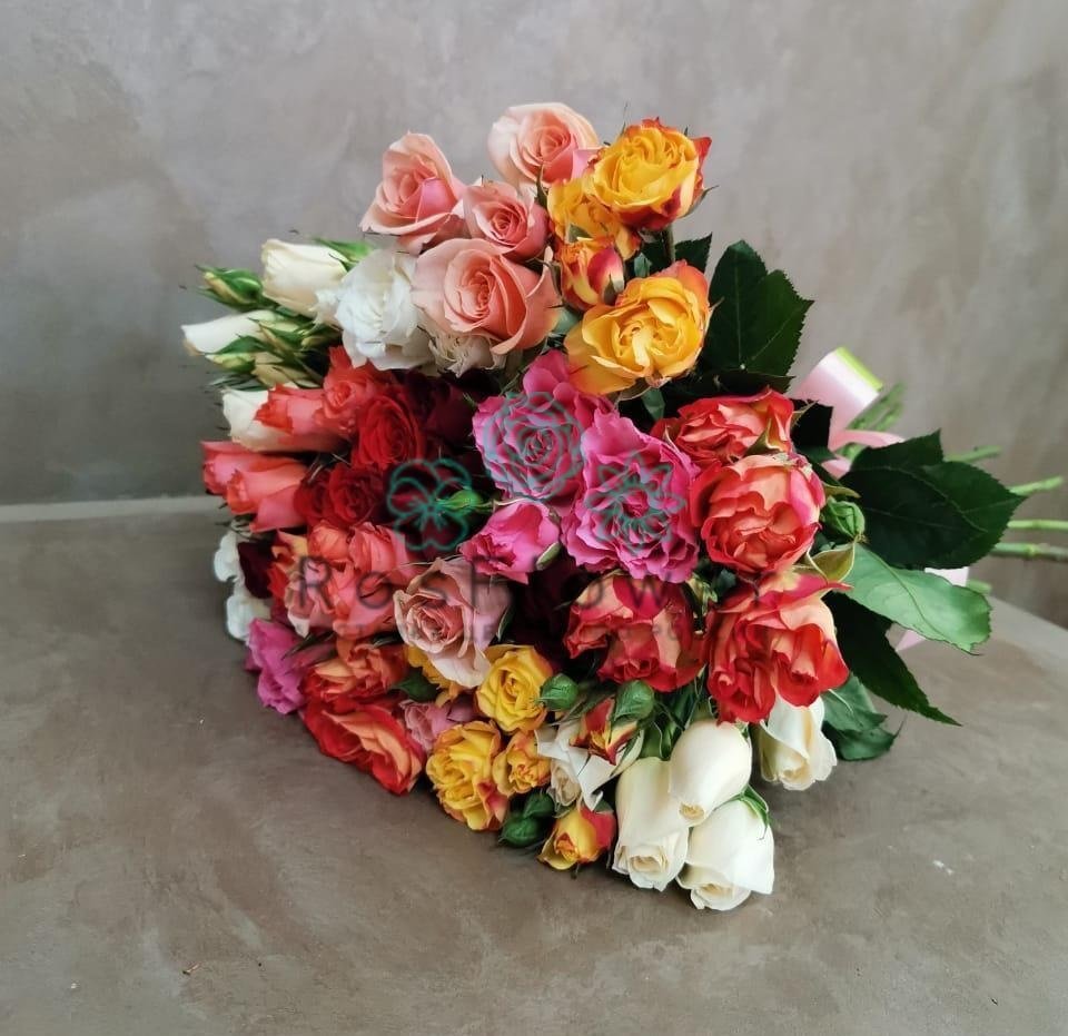 Букет цветов из: Розы в село Овощи