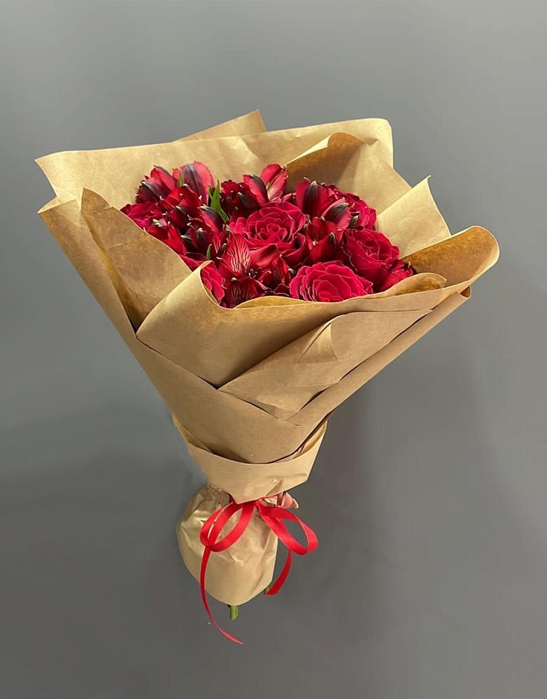 Букет цветов из: Альстромерии и Розы в село Овощи