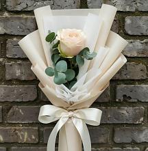 Букет цветов из:  Розы в село Овощи