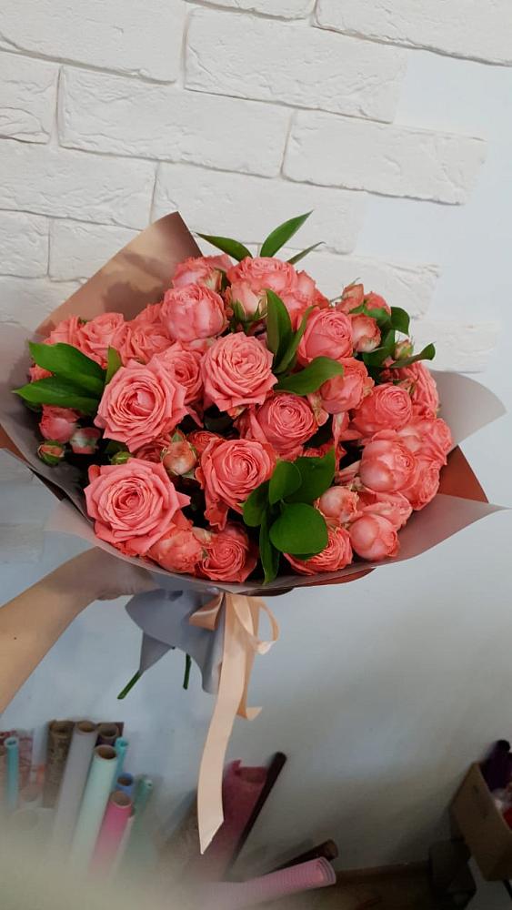 Букет цветов из: Розы в село Овощи