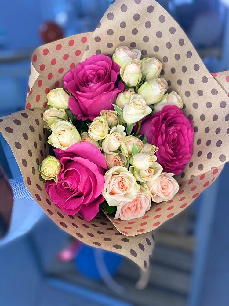 Букет цветов из: Розы в село Овощи