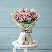 Букет цветов из:  Орхидеи и Розы в село Овощи