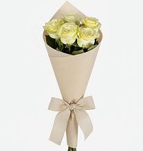 Букет цветов из:  Розы в село Овощи