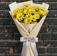 Букет цветов из:  Хризантемы в село Овощи