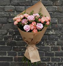 Букет цветов из:  Розы в село Овощи