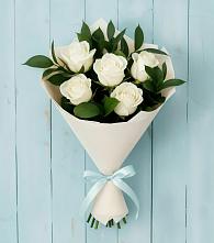 Букет цветов из:  Розы в село Овощи