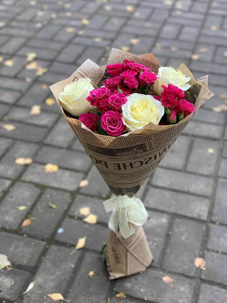 Букет цветов из: Розы в село Овощи