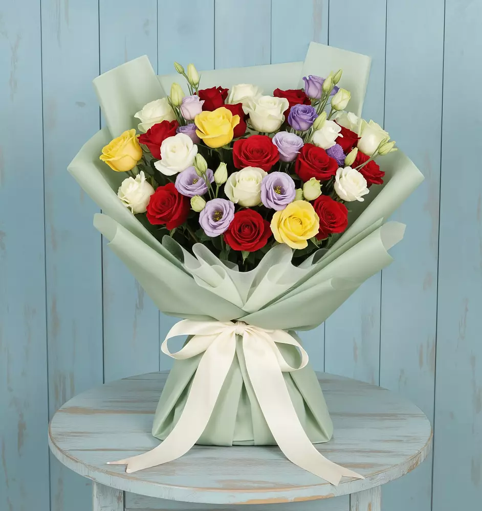 Букет цветов из: Розы в село Овощи