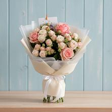 Букет цветов из:  Розы #REPLACE_PRED# село Овощи