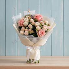 Букет цветов из:  Розы в село Овощи