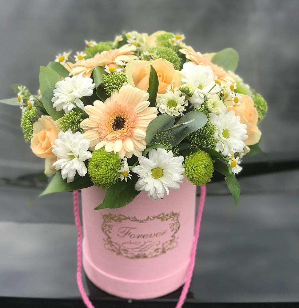 Цветочная композиция из Розы, Герберы и Хризантемы в шляпной коробке в село Овощи