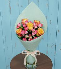 Букет цветов из:  Розы в село Овощи