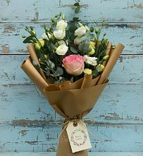 Букет цветов из:  Розы и Лизиантусы в село Овощи