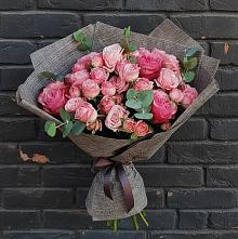 Букет цветов из:  Розы в село Овощи