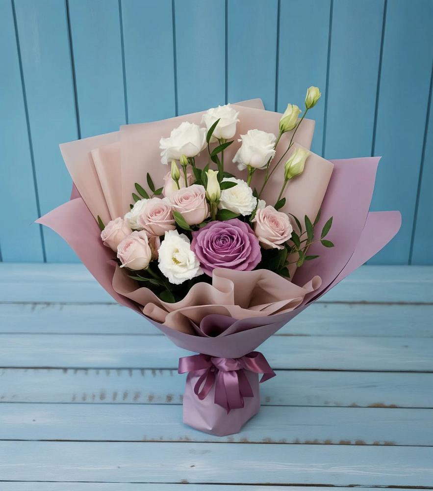 Букет цветов из: Розы и Лизиантусы в село Овощи