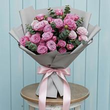 Букет цветов из:  Розы в село Овощи